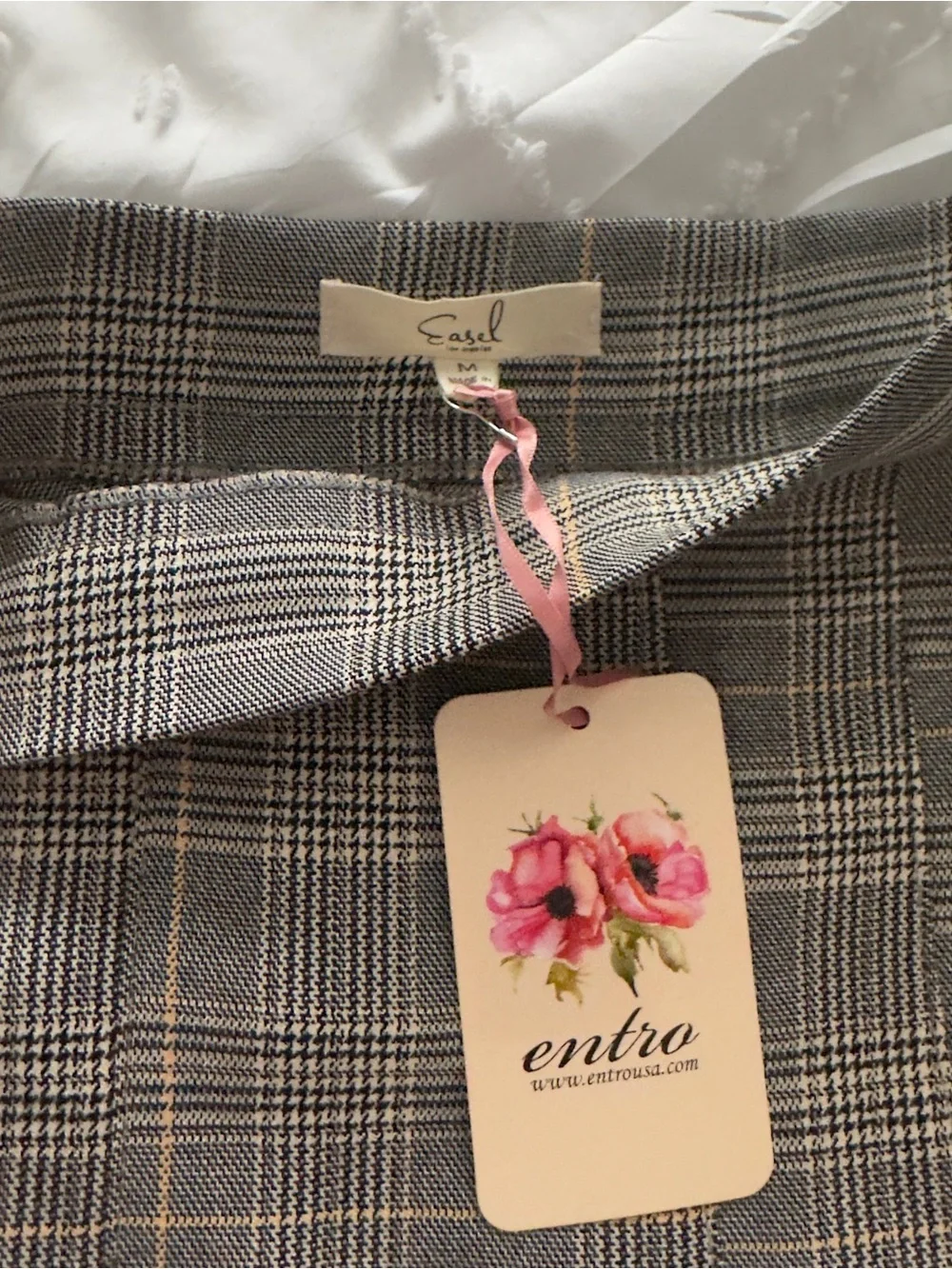 Easel. Plaid Pleated Mini Skirt in Gray and Tan